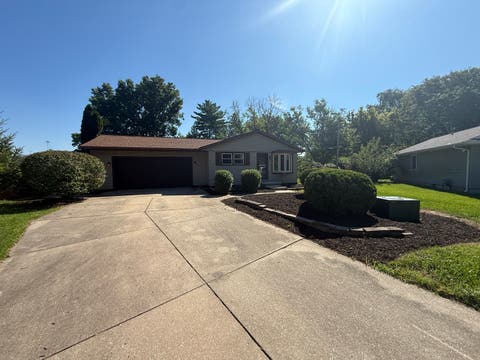 Photo of 320 Midwestern Drive, Ottawa, IL 61350 (MLS # 12699415)