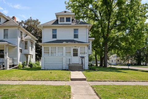 Photo of 204 15th Avenue, East Moline, IL 61244 (MLS # 12661477)