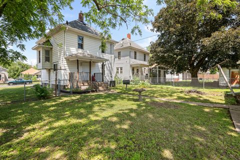 Tiny photo for 204 15th Avenue, East Moline, IL 61244 (MLS # 12661477)
