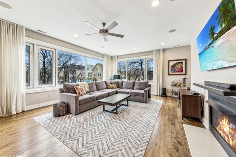 Tiny photo for 3255 N Paulina Street #2B, Chicago, IL 60657 (MLS # 12463473)