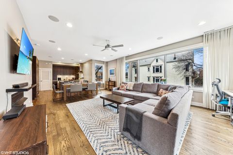 Tiny photo for 3255 N Paulina Street #2B, Chicago, IL 60657 (MLS # 12463473)