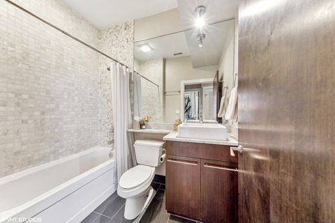 Tiny photo for 3255 N Paulina Street #2B, Chicago, IL 60657 (MLS # 12463473)