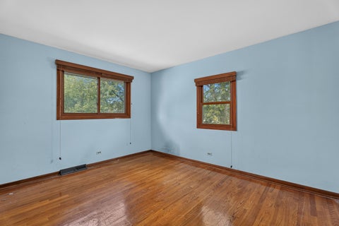 Tiny photo for 15719 Kenwood Avenue, South Holland, IL 60473 (MLS # 12732960)
