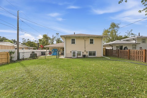 Tiny photo for 15719 Kenwood Avenue, South Holland, IL 60473 (MLS # 12732960)