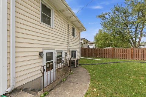 Tiny photo for 15719 Kenwood Avenue, South Holland, IL 60473 (MLS # 12732960)