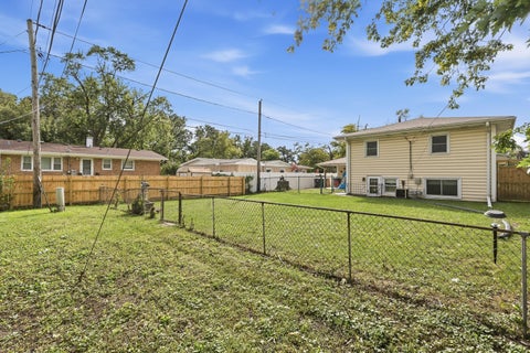 Tiny photo for 15719 Kenwood Avenue, South Holland, IL 60473 (MLS # 12732960)