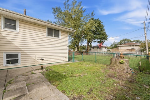 Tiny photo for 15719 Kenwood Avenue, South Holland, IL 60473 (MLS # 12732960)