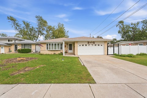 Tiny photo for 15719 Kenwood Avenue, South Holland, IL 60473 (MLS # 12732960)