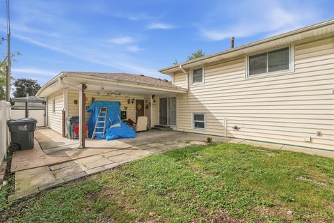 Tiny photo for 15719 Kenwood Avenue, South Holland, IL 60473 (MLS # 12732960)