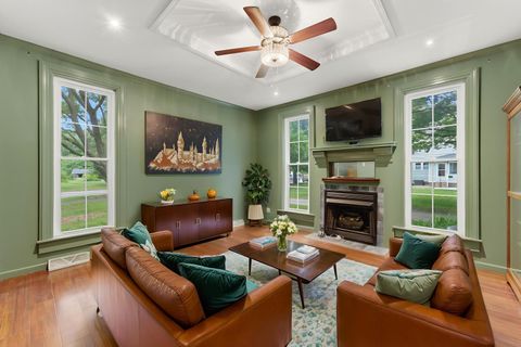 Tiny photo for 708 S College Avenue, Aledo, IL 61231 (MLS # 12671392)