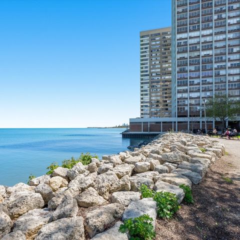 Tiny photo for 6171 N Sheridan Road #2512, Chicago, IL 60660 (MLS # 12625529)