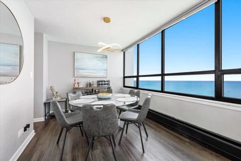 Tiny photo for 6171 N Sheridan Road #2512, Chicago, IL 60660 (MLS # 12625529)