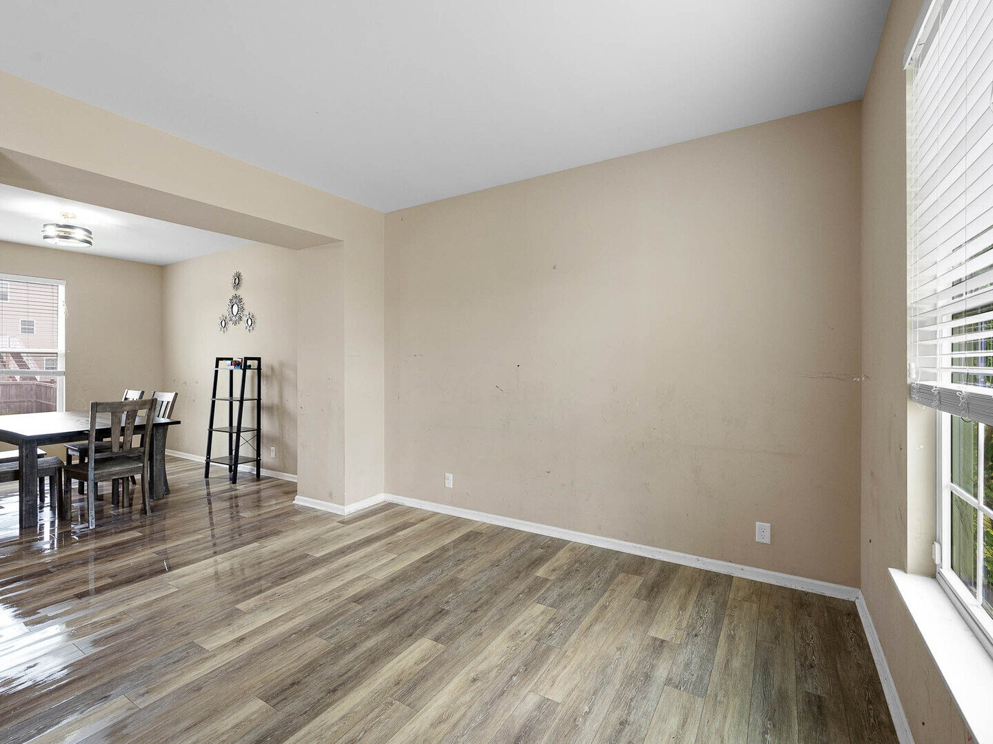 425 SUTTON Street