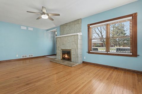 Tiny photo for 11231 S Worth Avenue, Worth, IL 60482 (MLS # 12607630)