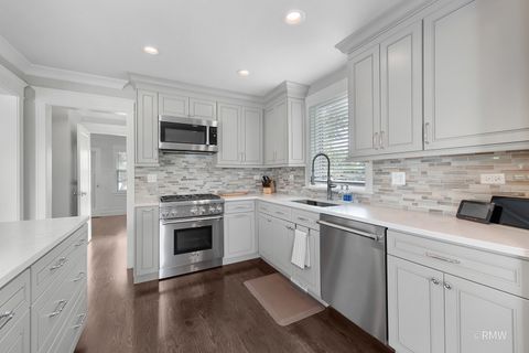 Tiny photo for 430 N Maple Street, Itasca, IL 60143 (MLS # 12486818)