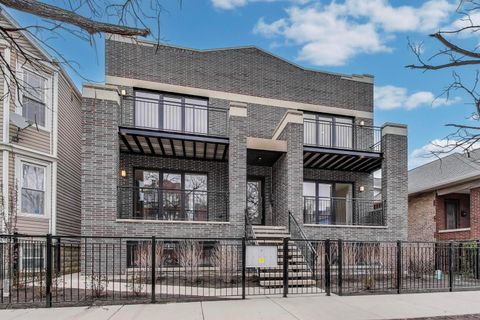3339 N Ridgeway Avenue 2N Chicago IL 60618
