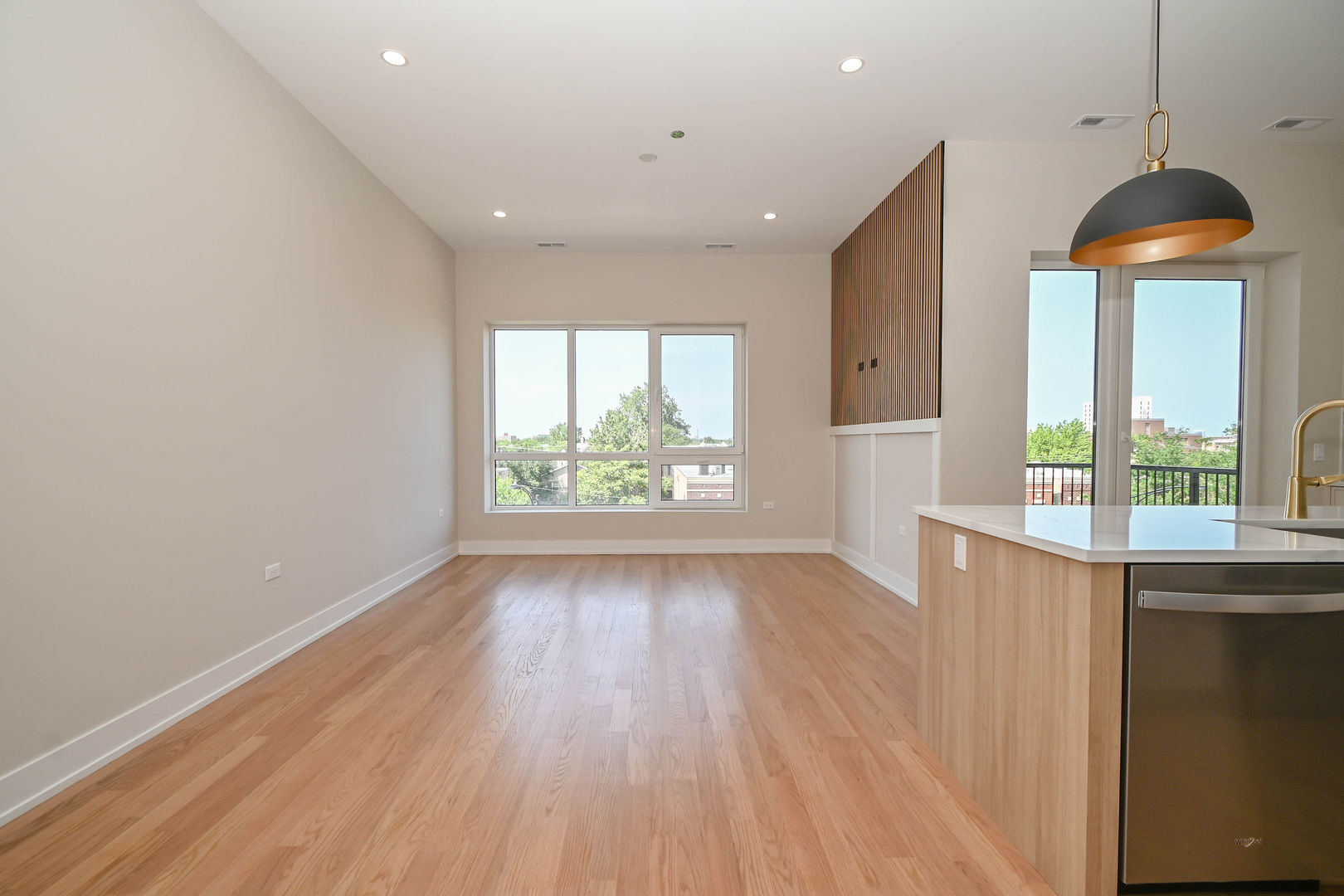 2127 W Madison Street 404