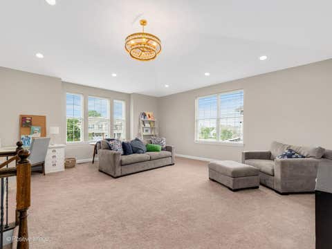 Tiny photo for 1250 W Thomas Road, Wheaton, IL 60187 (MLS # 12731552)