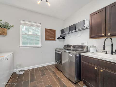 Tiny photo for 1250 W Thomas Road, Wheaton, IL 60187 (MLS # 12731552)