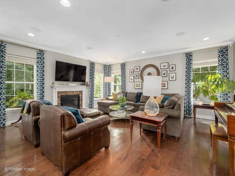 Tiny photo for 1250 W Thomas Road, Wheaton, IL 60187 (MLS # 12731552)