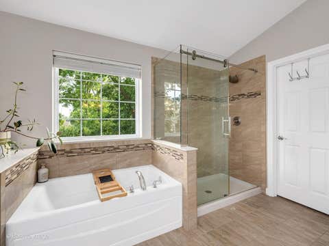 Tiny photo for 1250 W Thomas Road, Wheaton, IL 60187 (MLS # 12731552)