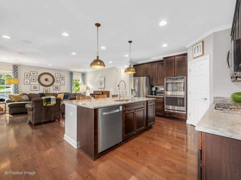 Tiny photo for 1250 W Thomas Road, Wheaton, IL 60187 (MLS # 12731552)