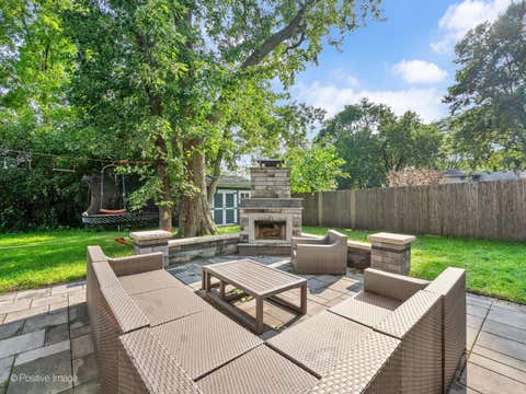 Tiny photo for 1250 W Thomas Road, Wheaton, IL 60187 (MLS # 12731552)