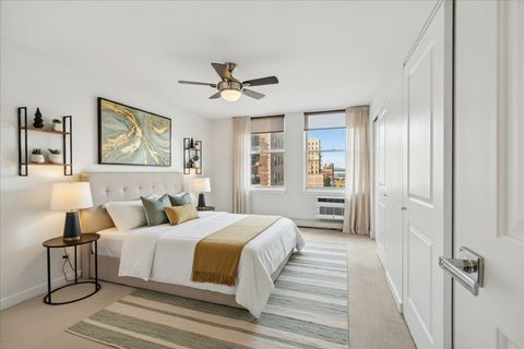 Tiny photo for 3033 N SHERIDAN Road #906, Chicago, IL 60657 (MLS # 12525425)