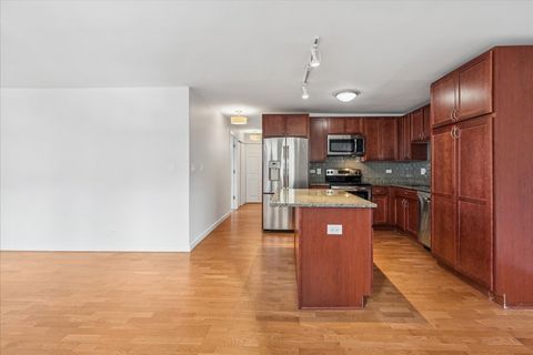 Tiny photo for 3033 N SHERIDAN Road #906, Chicago, IL 60657 (MLS # 12525425)