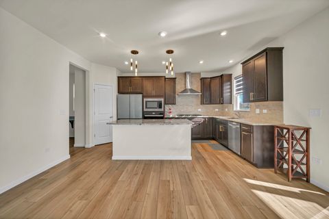 Tiny photo for 1007 Kessler Drive, Mundelein, IL 60060 (MLS # 12577980)