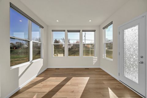 Tiny photo for 1007 Kessler Drive, Mundelein, IL 60060 (MLS # 12577980)