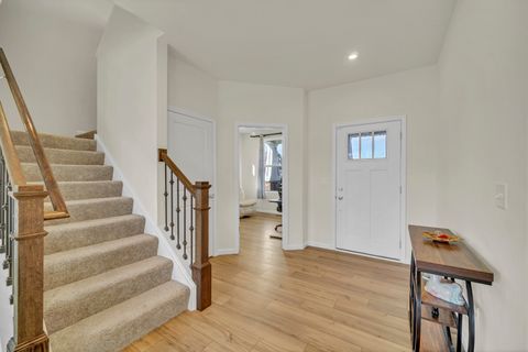 Tiny photo for 1007 Kessler Drive, Mundelein, IL 60060 (MLS # 12577980)