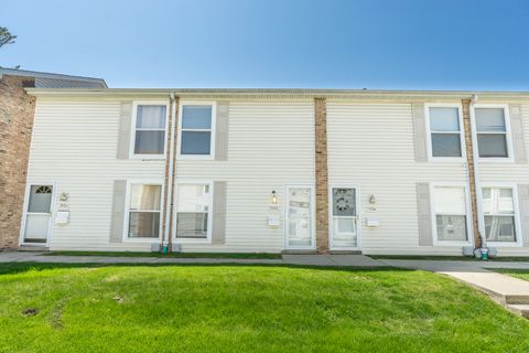 1932 Huntington Boulevard Hoffman Estates IL 60169