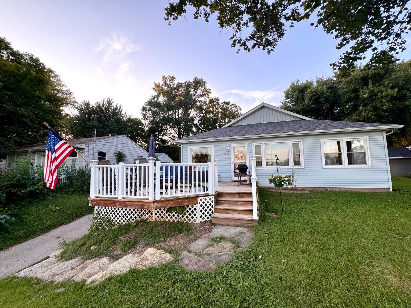 712 S CODY Road