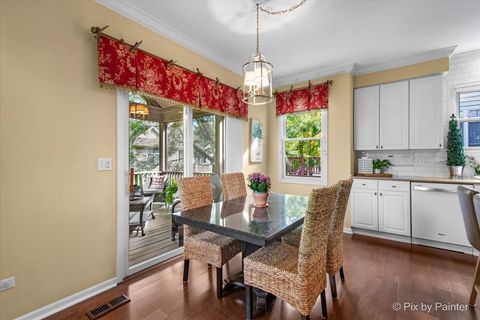Tiny photo for 4 Point O Woods Court, Lake In The Hills, IL 60156 (MLS # 12486428)