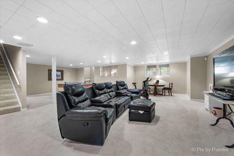 Tiny photo for 4 Point O Woods Court, Lake In The Hills, IL 60156 (MLS # 12486428)