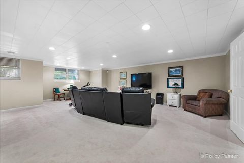 Tiny photo for 4 Point O Woods Court, Lake In The Hills, IL 60156 (MLS # 12486428)