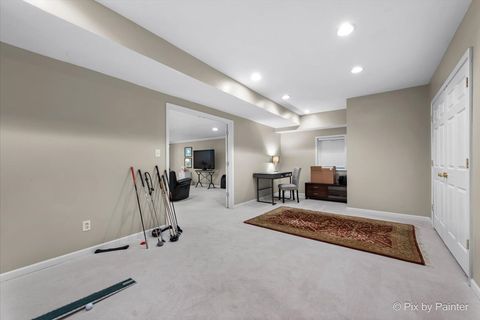 Tiny photo for 4 Point O Woods Court, Lake In The Hills, IL 60156 (MLS # 12486428)