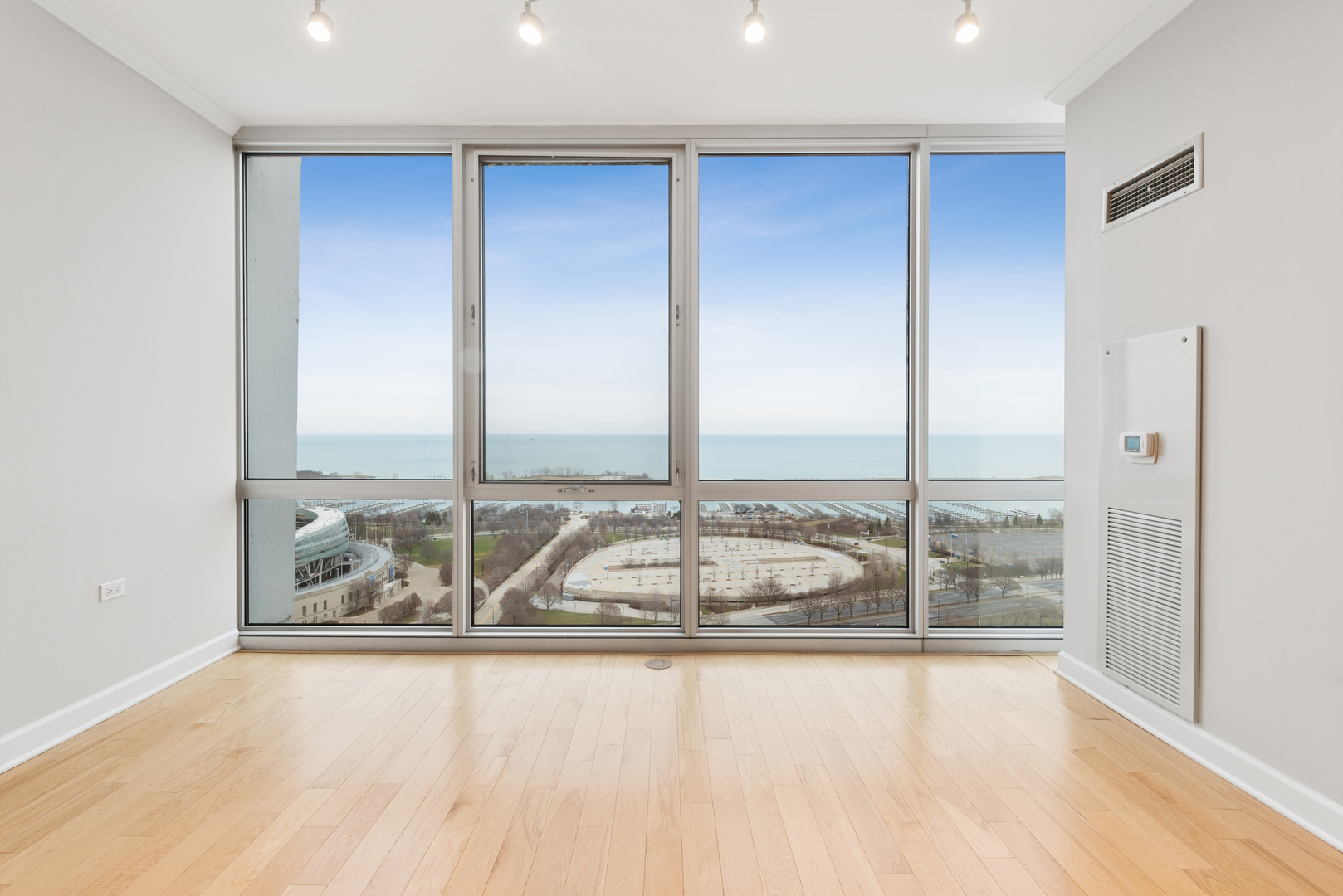 1629 S Prairie Avenue 2802