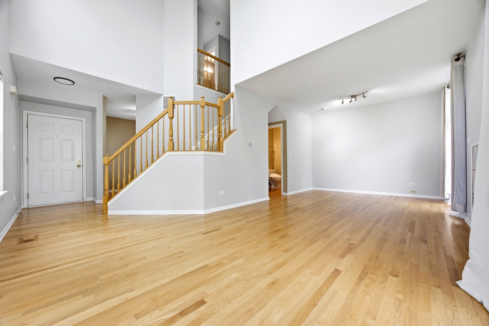 1330 Lunt Court 1330