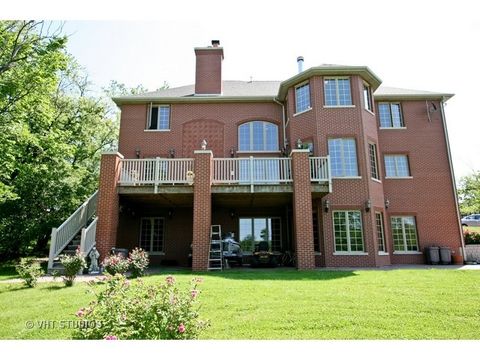 A home in PALOS HILLS