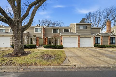 Tiny photo for 1414 N Bridgeport Drive, Mount Prospect, IL 60056 (MLS # 12568034)