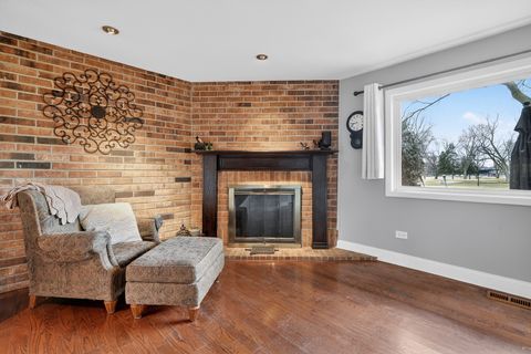 Tiny photo for 1414 N Bridgeport Drive, Mount Prospect, IL 60056 (MLS # 12568034)