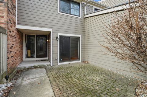 Tiny photo for 1414 N Bridgeport Drive, Mount Prospect, IL 60056 (MLS # 12568034)