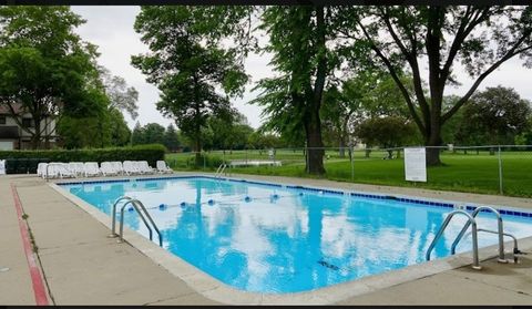 Tiny photo for 1414 N Bridgeport Drive, Mount Prospect, IL 60056 (MLS # 12568034)