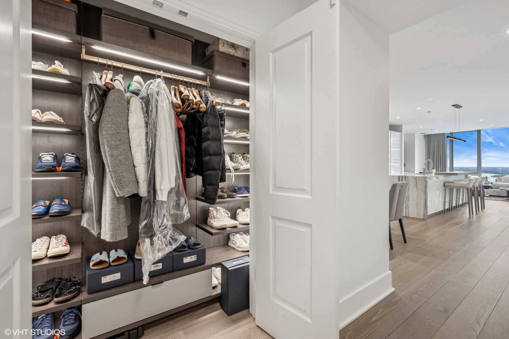 363 E Wacker Drive 3703
