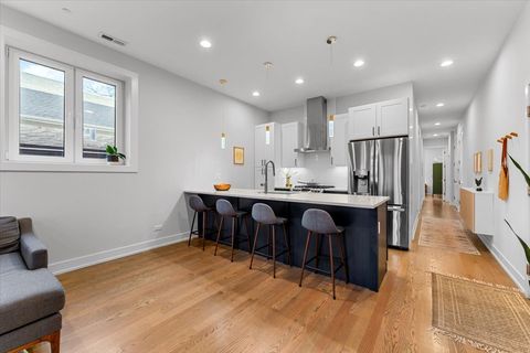 Tiny photo for 2150 W FOSTER Avenue #2, Chicago, IL 60625 (MLS # 12542854)