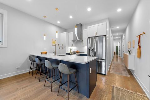 Tiny photo for 2150 W FOSTER Avenue #2, Chicago, IL 60625 (MLS # 12542854)