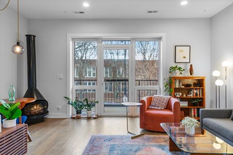 Tiny photo for 2150 W FOSTER Avenue #2, Chicago, IL 60625 (MLS # 12542854)