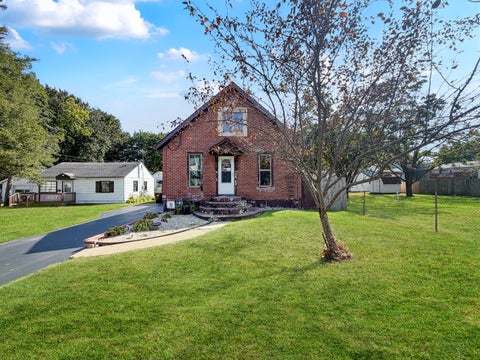 Photo of 828 S Adams Avenue, Freeport, IL 61032 (MLS # 12753823)